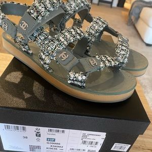 CHANEL SANDAL 38